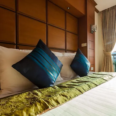 โรงแรม Tara Court 3*