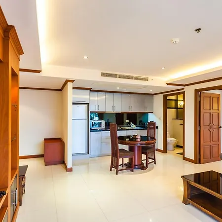 Tara Court โรงแรม