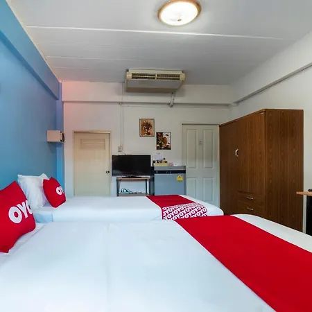 Oyo 838 Aromdee Hotel 2*