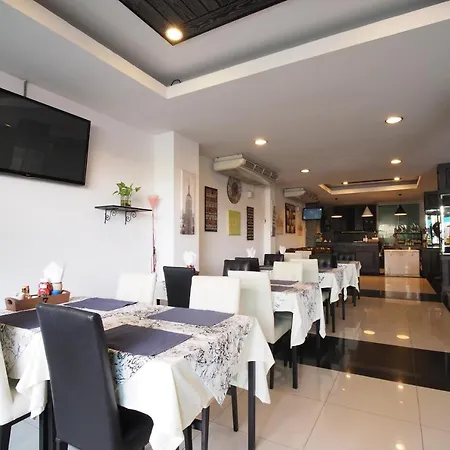 โรงแรม โอโย 898 โสตา เรสซิเดนซ์
