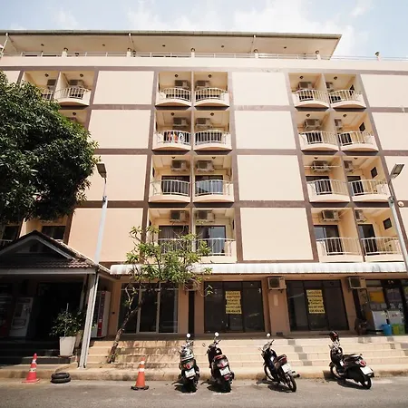 Oyo 850 Hotel 2*