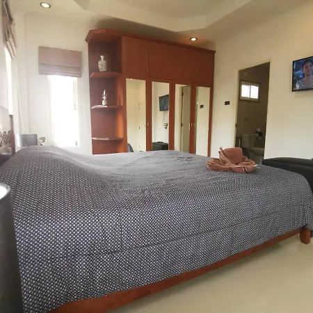 Tewaree - House Walking Street 4 Bedrooms วิลล่า *
