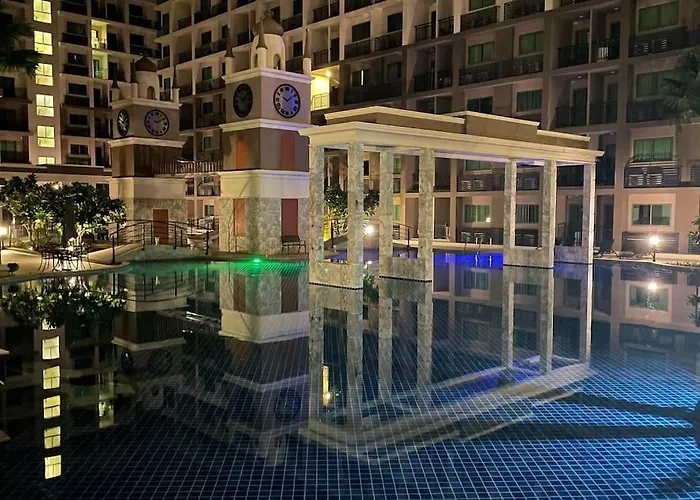 Exclusive Arcadia Condo - Amazing Pools & Gardens, Gym, Sauna, Waterfalls, Jacuzzi, Fast Internet