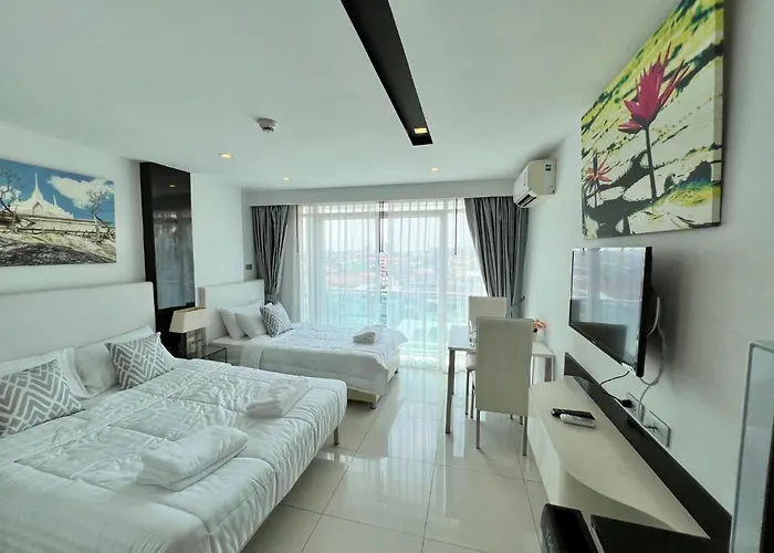 Trendy Studio In City Center Residence
