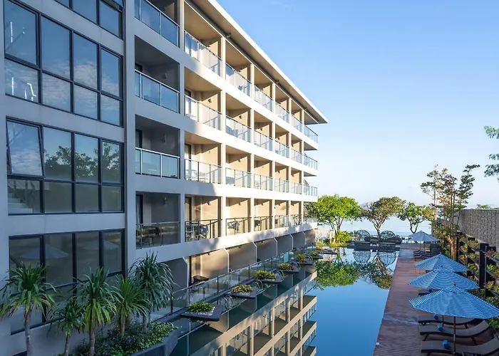 Golden Tulip Pattaya Beachfront Resort