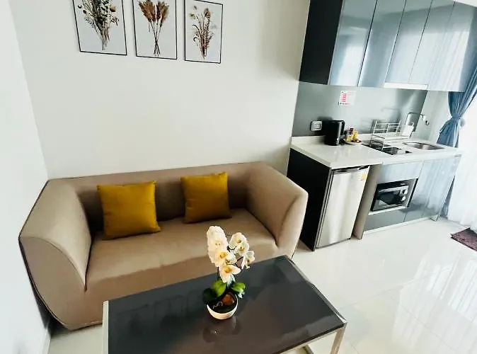 Arcadia Beach Continental 1-Bedroom Condo