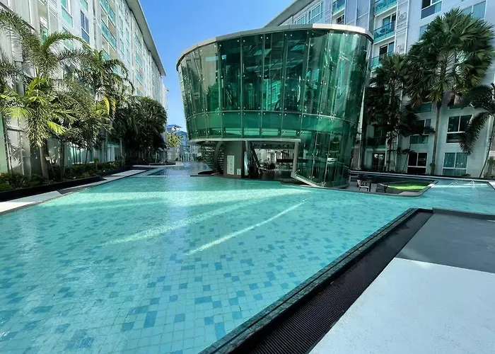 Stylish Condo With Blazing Fast Fiber Internet, Pool, Sauna, Steam Room, Gym - Guest Friendly