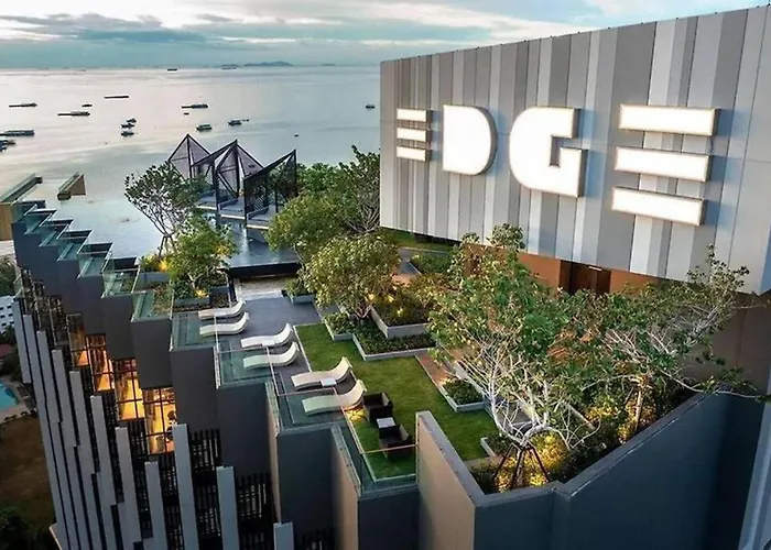 Edge Seaside Luxury Stylish Condo Steps Away From Beach