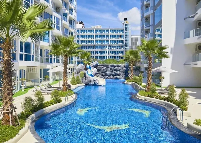 Large 2 Bedroom Condo, Grand Avenue, Central Pattaya