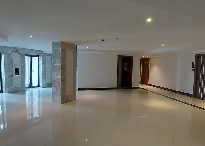 Grand Avenue, Luxury Suite, 72Sqm Pool View With Lounge Area