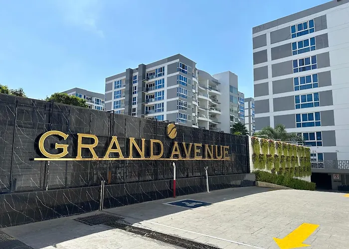 Large Ground Floor Condo, Grand Avenue, Central Pattaya