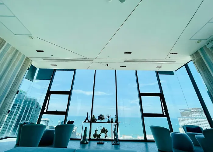 The Base Central Pattaya 639 By Numam
