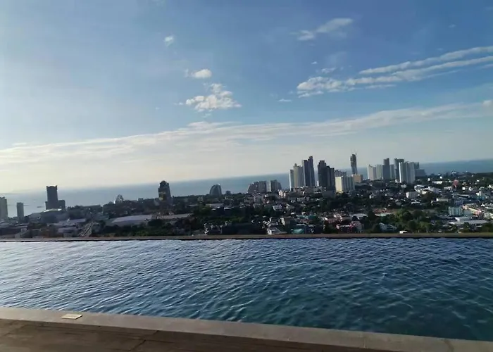 Seaview Home In Pattaya Posh
