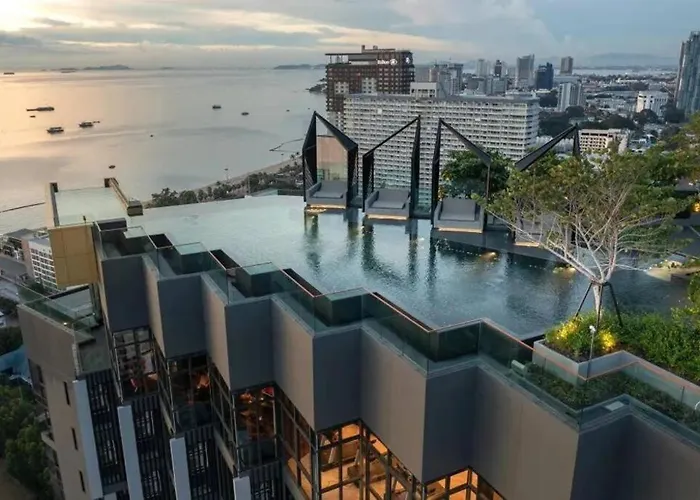Seaview Urban Retreat Edge 1 Expansive Bedroom