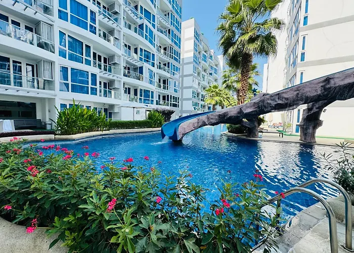 Patt Aya Grand Avenue 51Sqm Family Room-Pool View