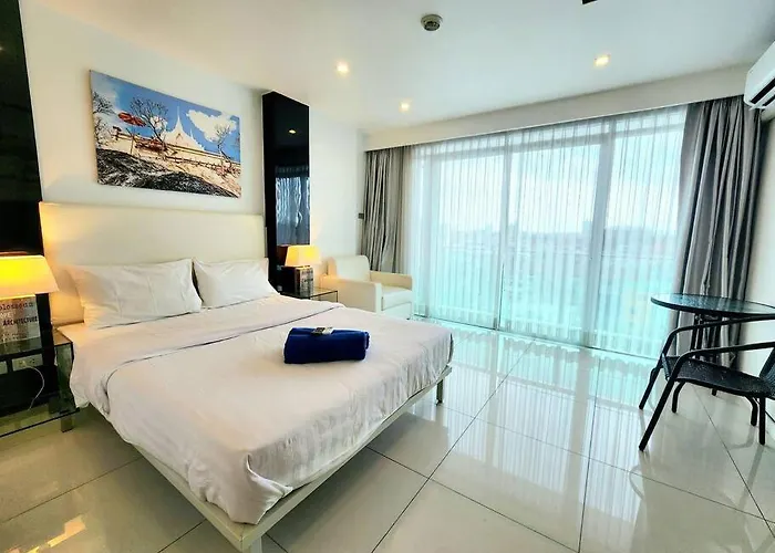 Modern Apartment In Downtown
