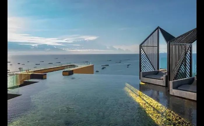 Downtown Chic Condo Rooftop Pool #Es26215