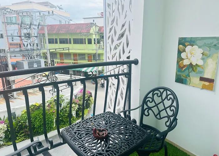 Pattaya Center Luxurious Garden Apartment 2