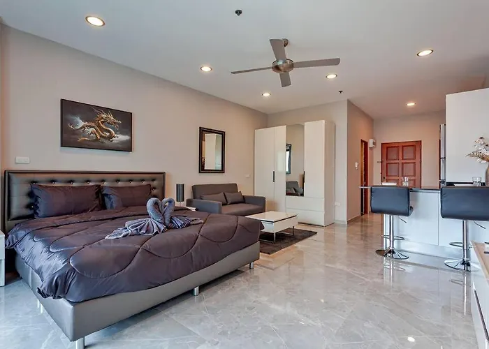 Beachfront Condo Phratamnak