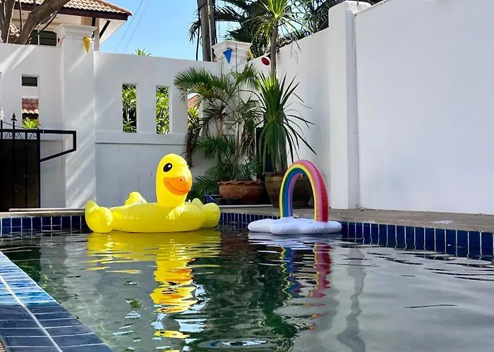 Urban Swimming Pool Thai Villa