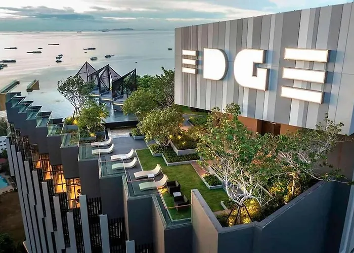Maxhome At Edge Central Pattaya