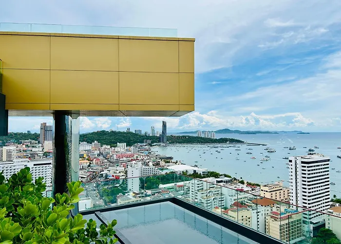 Edge Central Pattaya By Yoyo