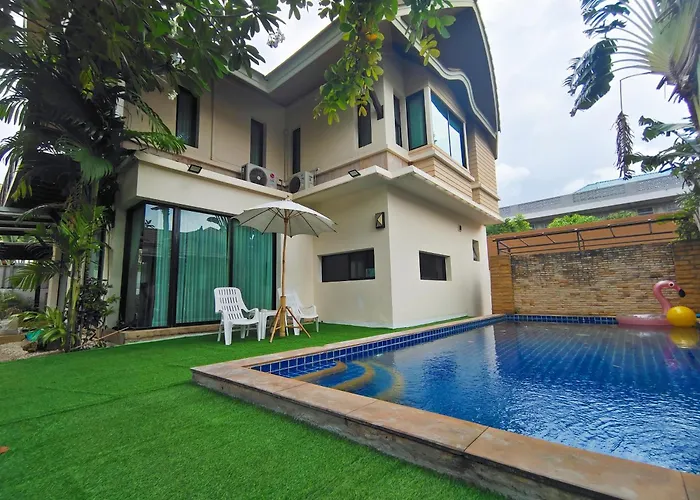 Baan Natcha Pool Villa City Center