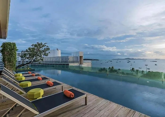 Seven Zea Chic Hotel