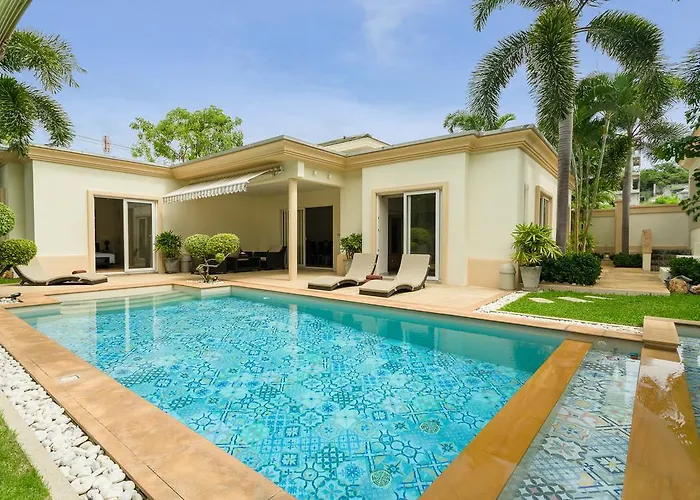 Luxury Pool Villa 3Br 6-8 Persons (Adults Only)