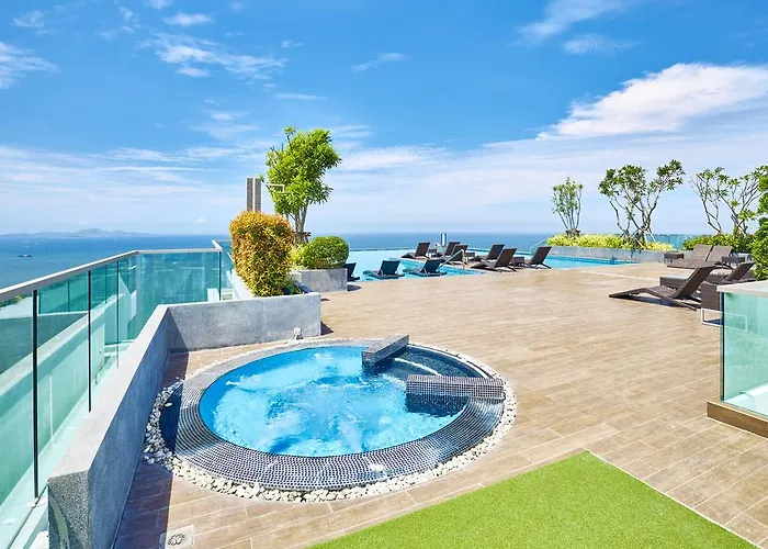 W Tower By Fantasea Beach