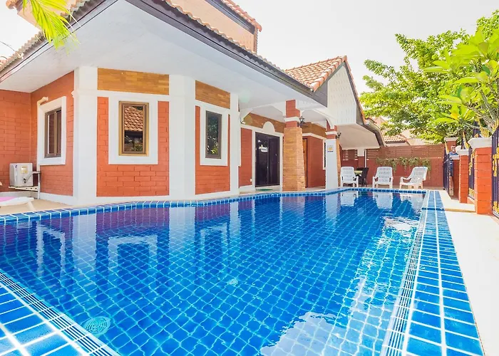 Garden Villa - Pattaya Holiday House Walking Street 4 Bedrooms