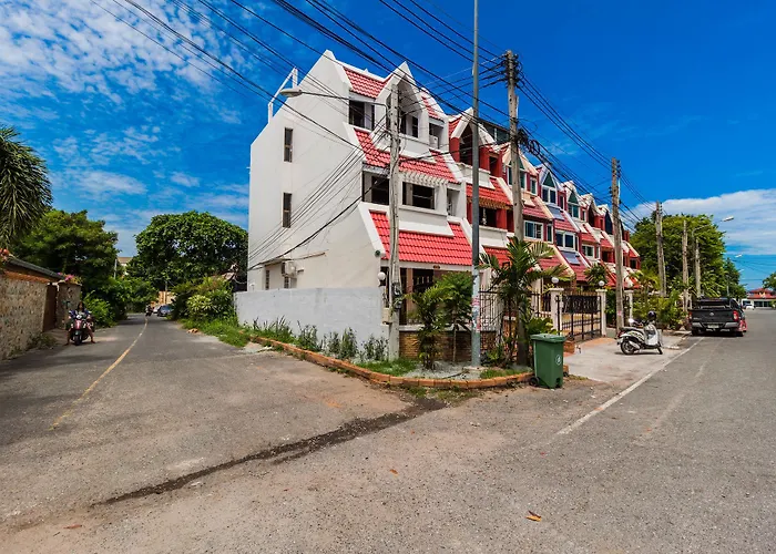 Pratumnak Town Villa By Pattaya Sunny Rentals