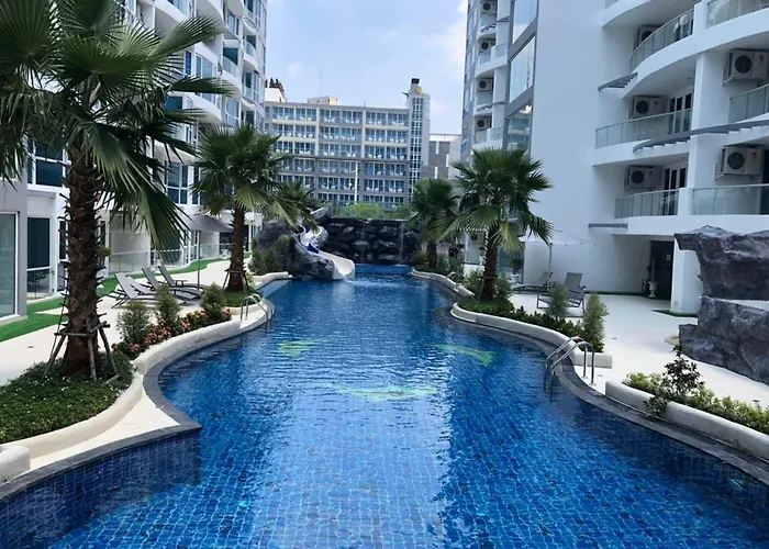 Luxury Business Suits In Grand Avenue By Pattaya City Estates