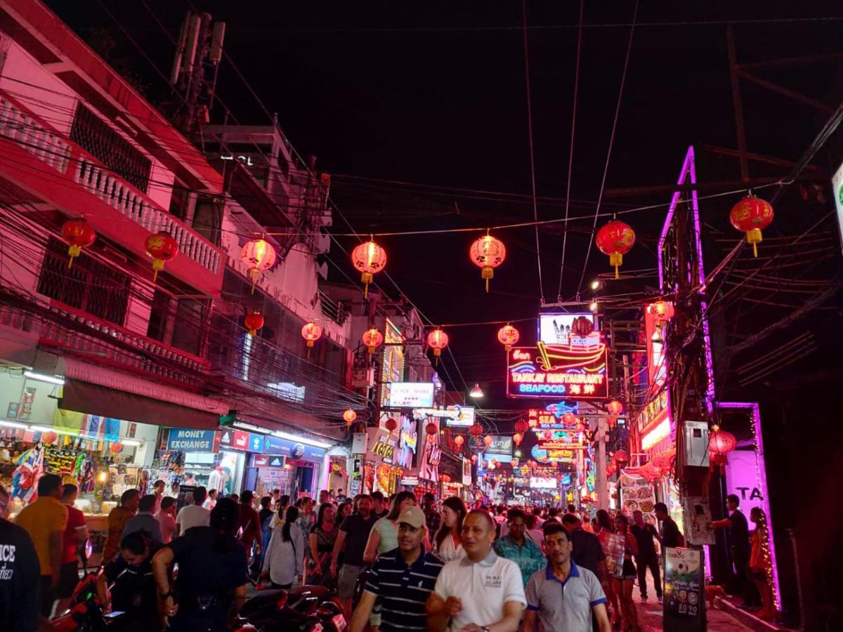 Walking Street Encore 2*