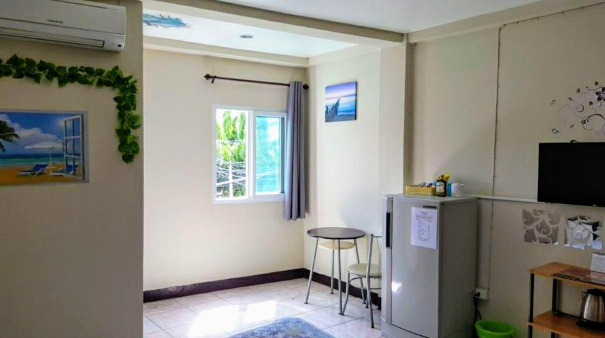 Walking Street Encore Hotel Pattaya