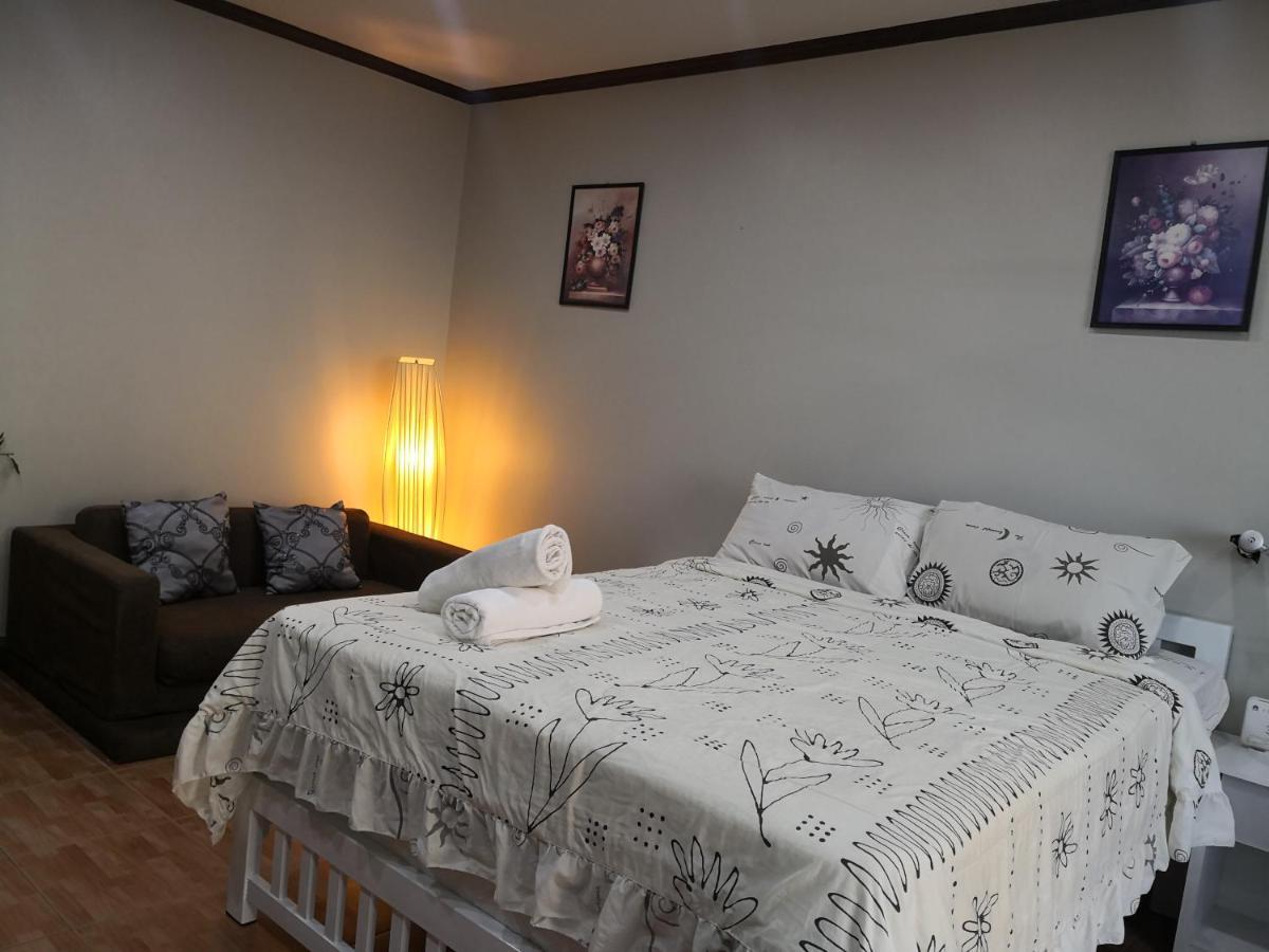 Condominum In Jomtien With Sea View, Balcony And Free Wifi Pattaya