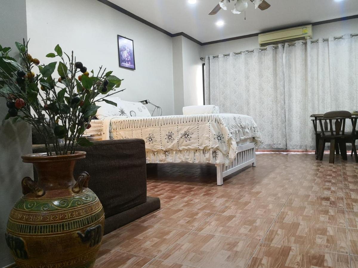 Condominum In Jomtien With Sea View, Balcony And Free Wifi Apartment