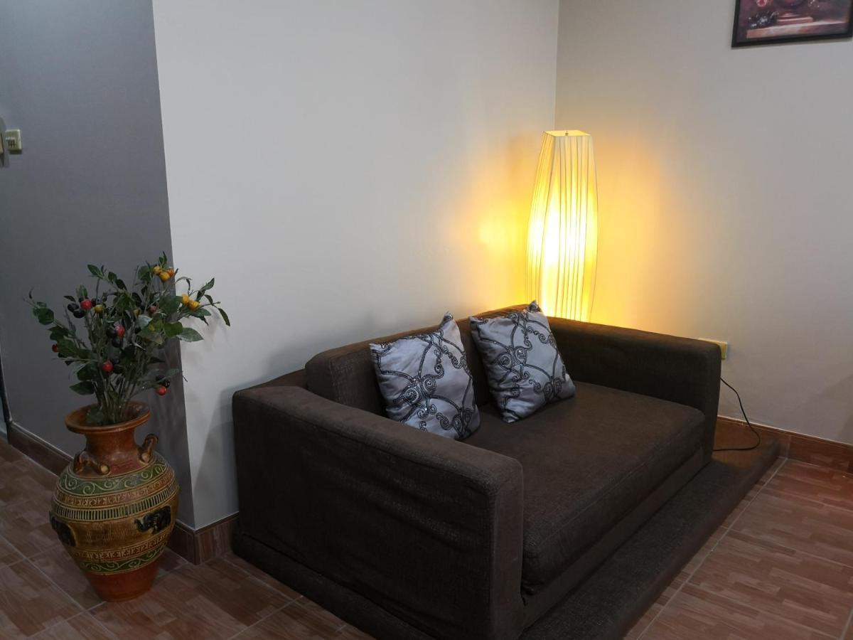 Condominum In Jomtien With Sea View, Balcony And Free Wifi Apartment Pattaya