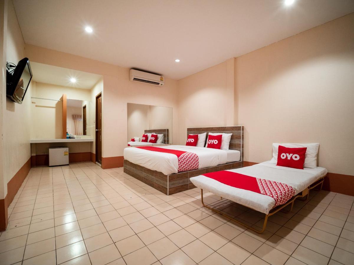 Vaccinated Staff - Oyo 645 Baan Ruangrungroj Hotel