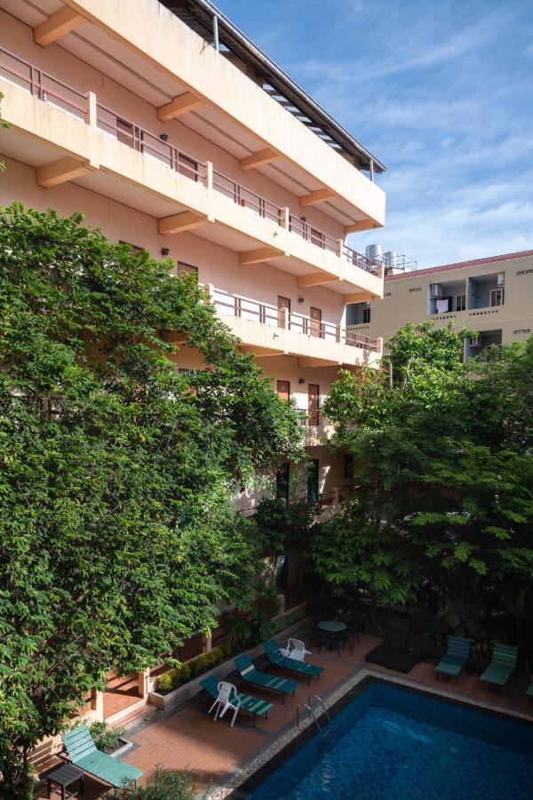 Opey De Place Hotel