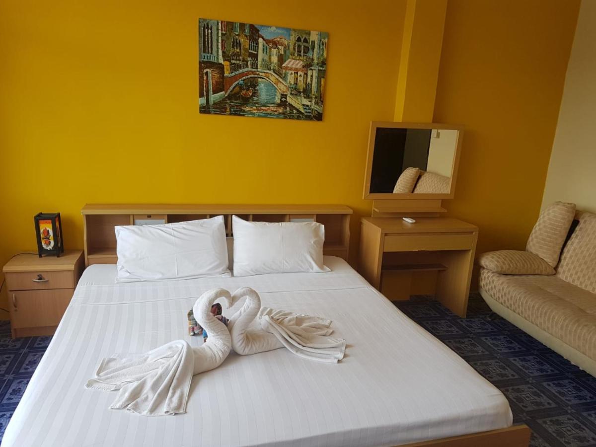 Doubleshot Jomtien Hotel 3*