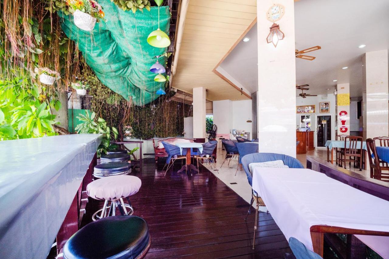 Hotel Oyo 1065 Greenery House 2*