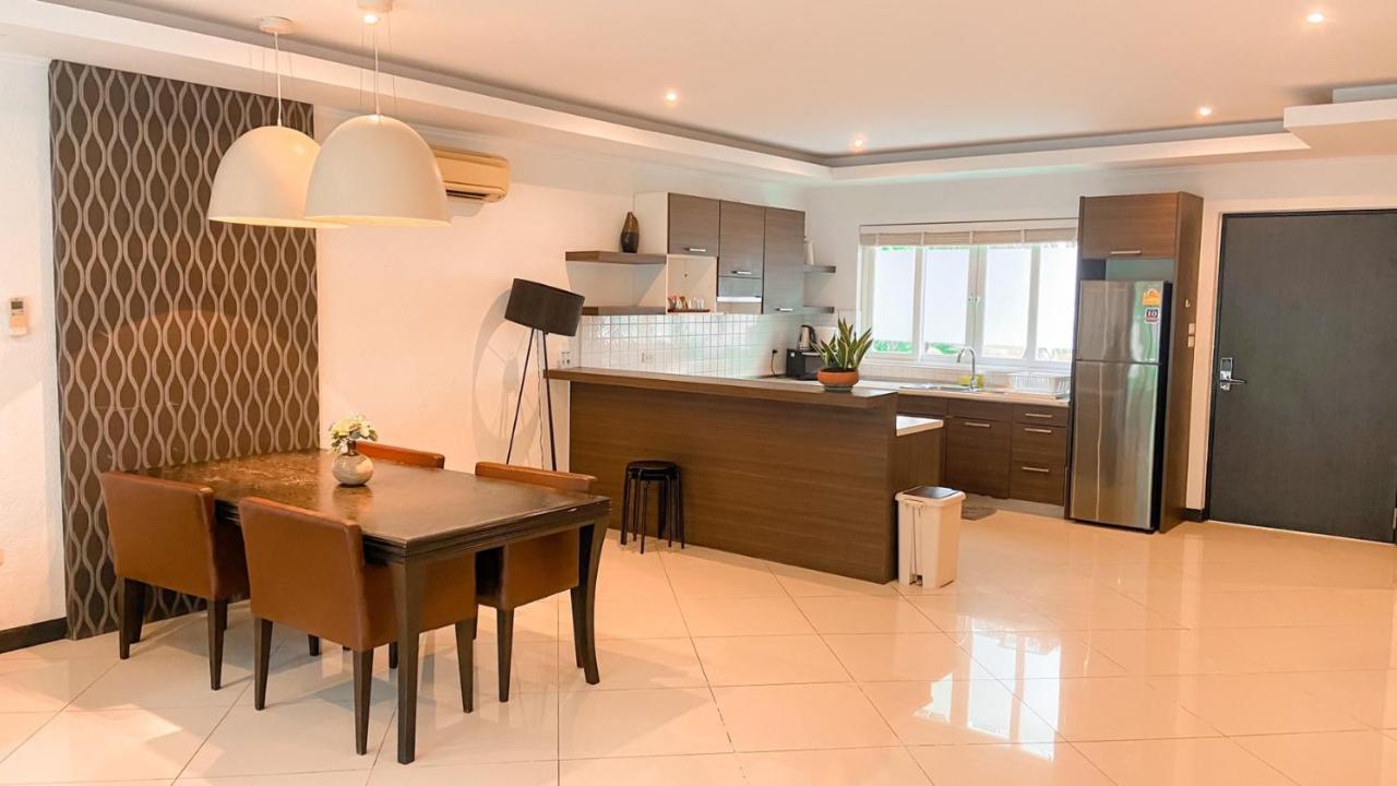 Villa Hidden Palm Pool Pattaya