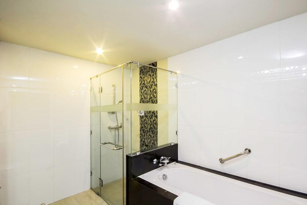 Hotel Empress 3*