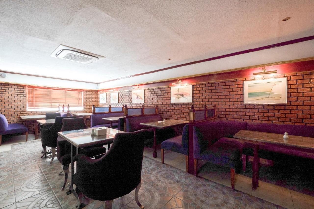 Oyo 75328 Punjabi Junction 3*