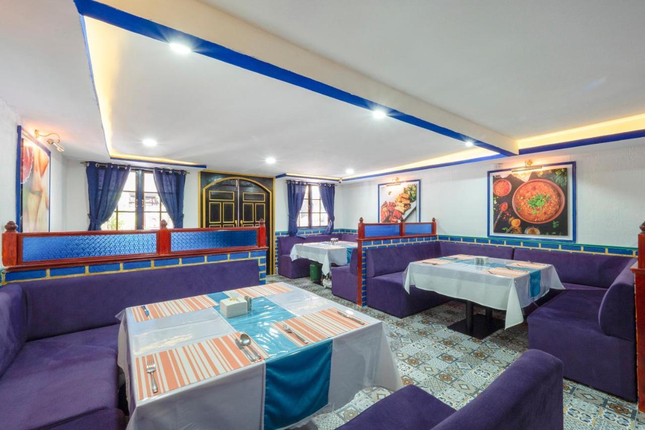 Oyo 75328 Punjabi Junction 3*
