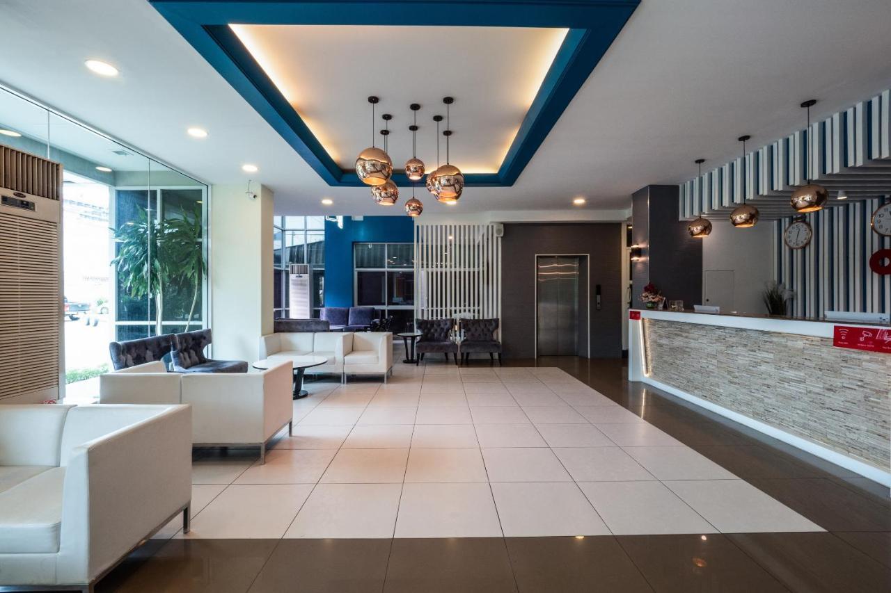 Oyo 1126 Curve Boutique 3*
