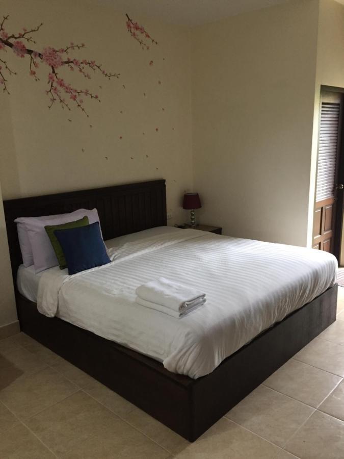 Phuriburi Aparthotel