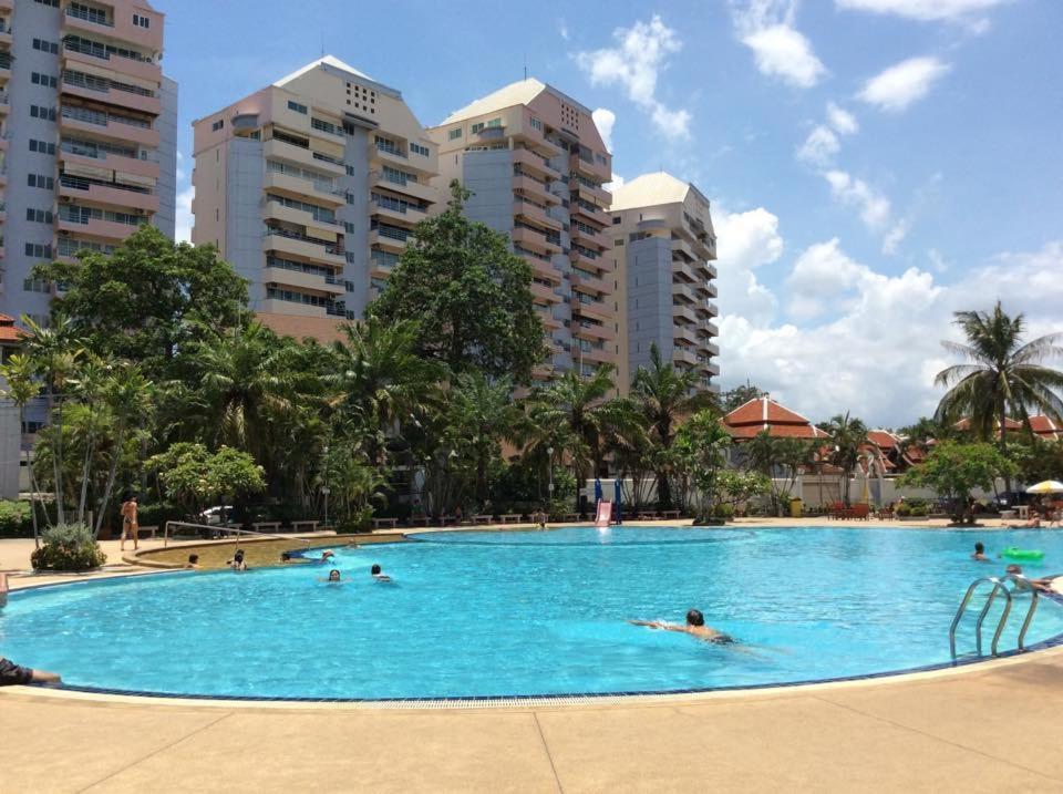 View Talay 1b By Franco Jontiem Bed & Breakfast