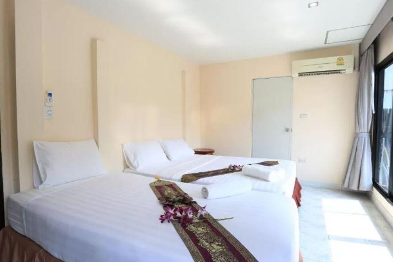 The Siam - Sha Extra